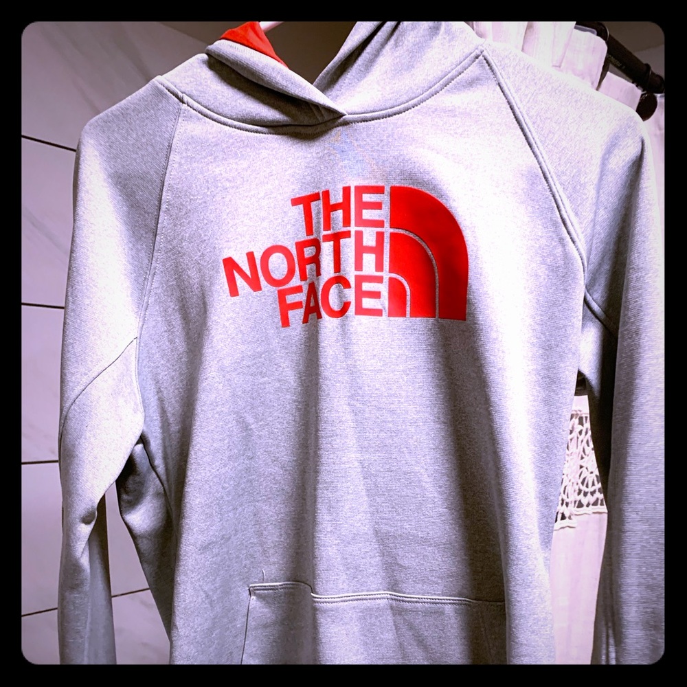 North face pullover
